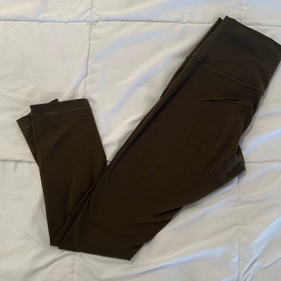 Olive Lululemon Leggings 7/8 size 6 - Picture 2 of 3